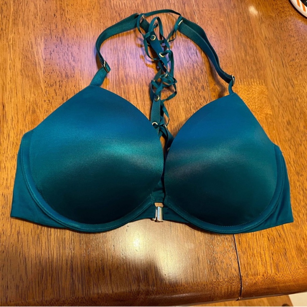 Victoria’s Secret Very Sexy push-up bra size 32D